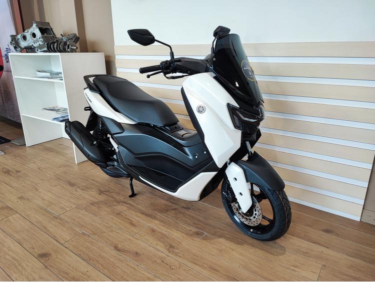 YAMAHA NMAX 125 (25)