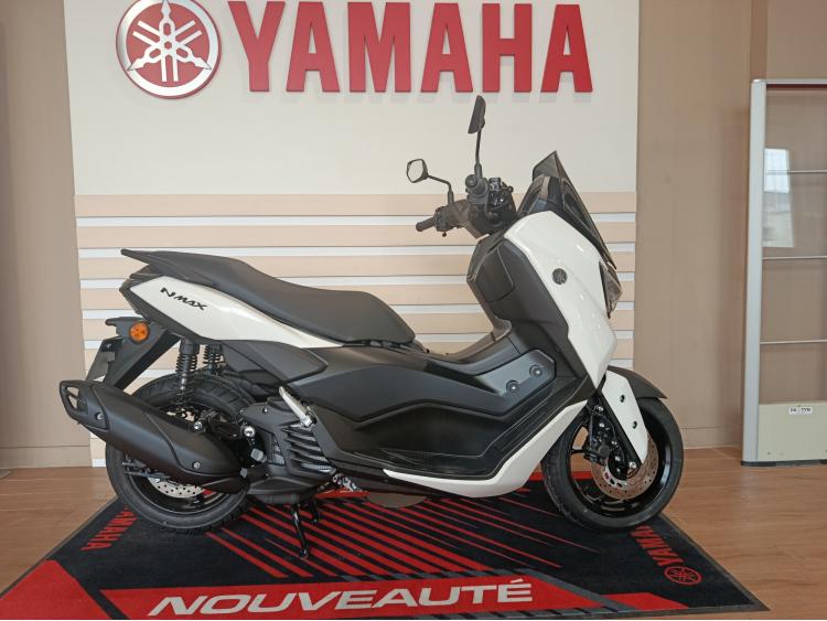 YAMAHA NMAX 125 / ETAT NEUF / 1ERE MAIN