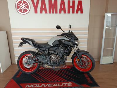 YAMAHA MT 07 35KW / 2eme main / ligne Akra