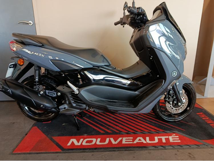 YAMAHA NMAX 125 / 1ERE MAIN 